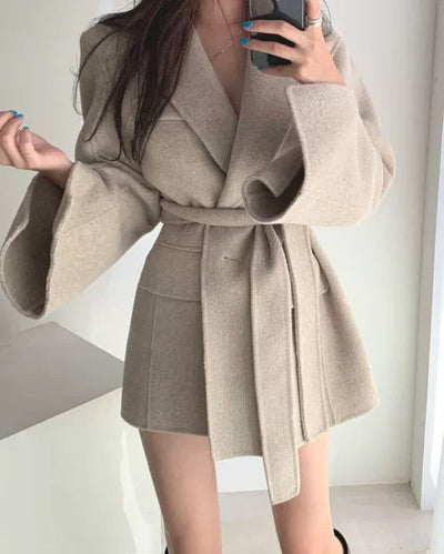 Kurzer Mae Mantel