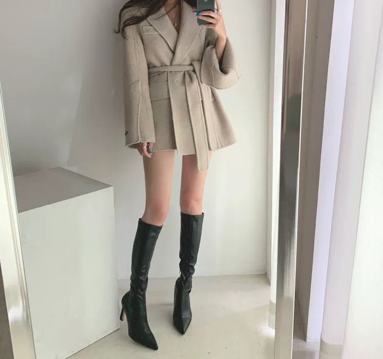 Kurzer Mae Mantel