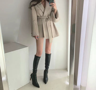 Kurzer Mae Mantel