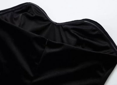 Elegantes Kurzkleid mit weißem Ende