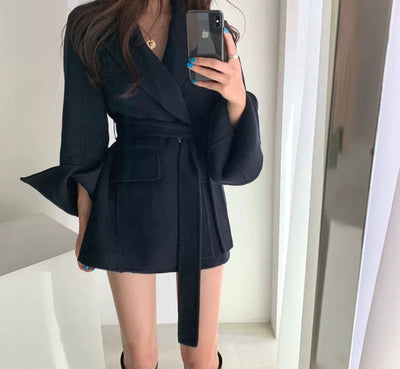 Kurzer Mae Mantel